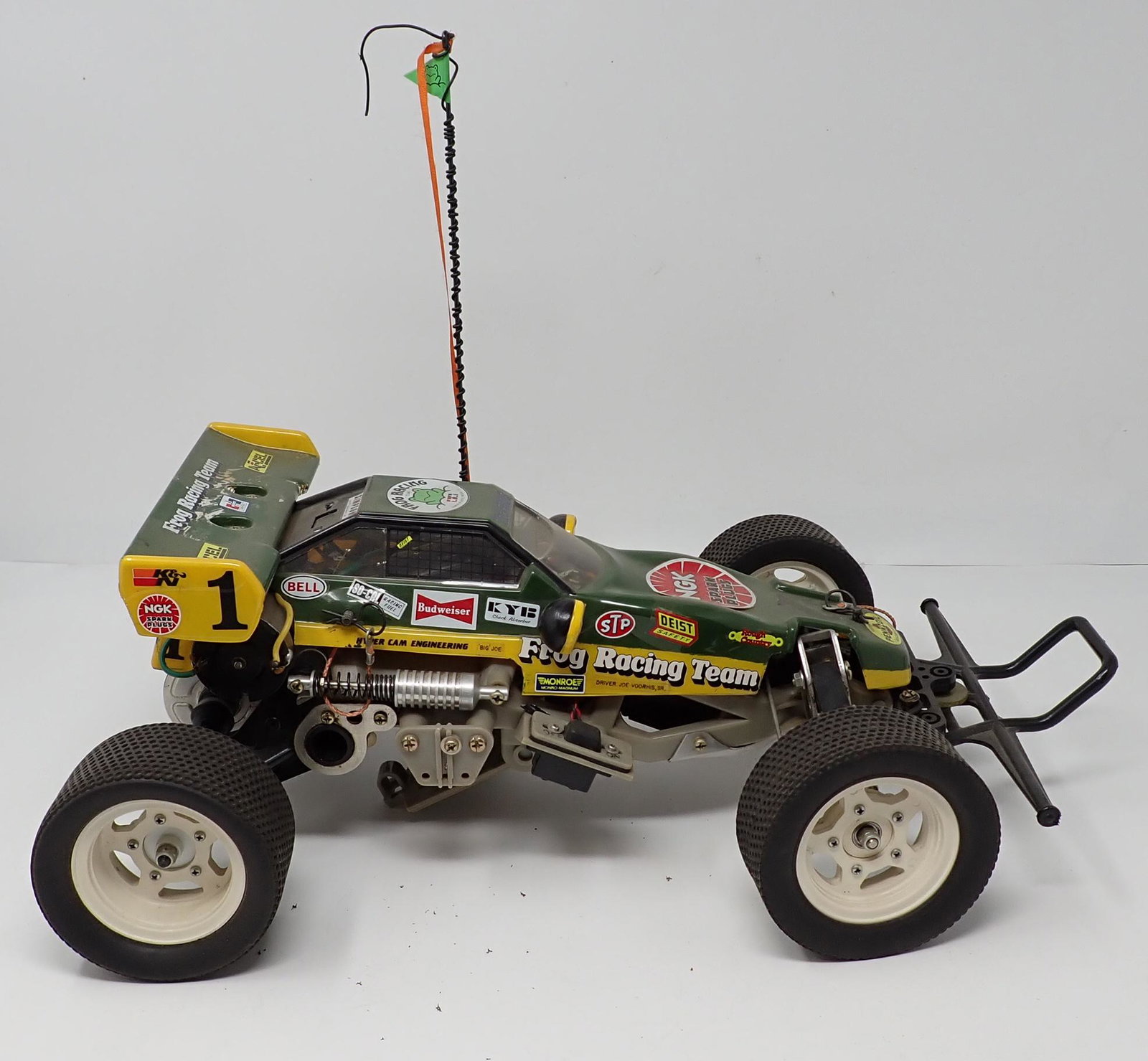 Tamiya Frog Racing R/C Car (1 of 7)