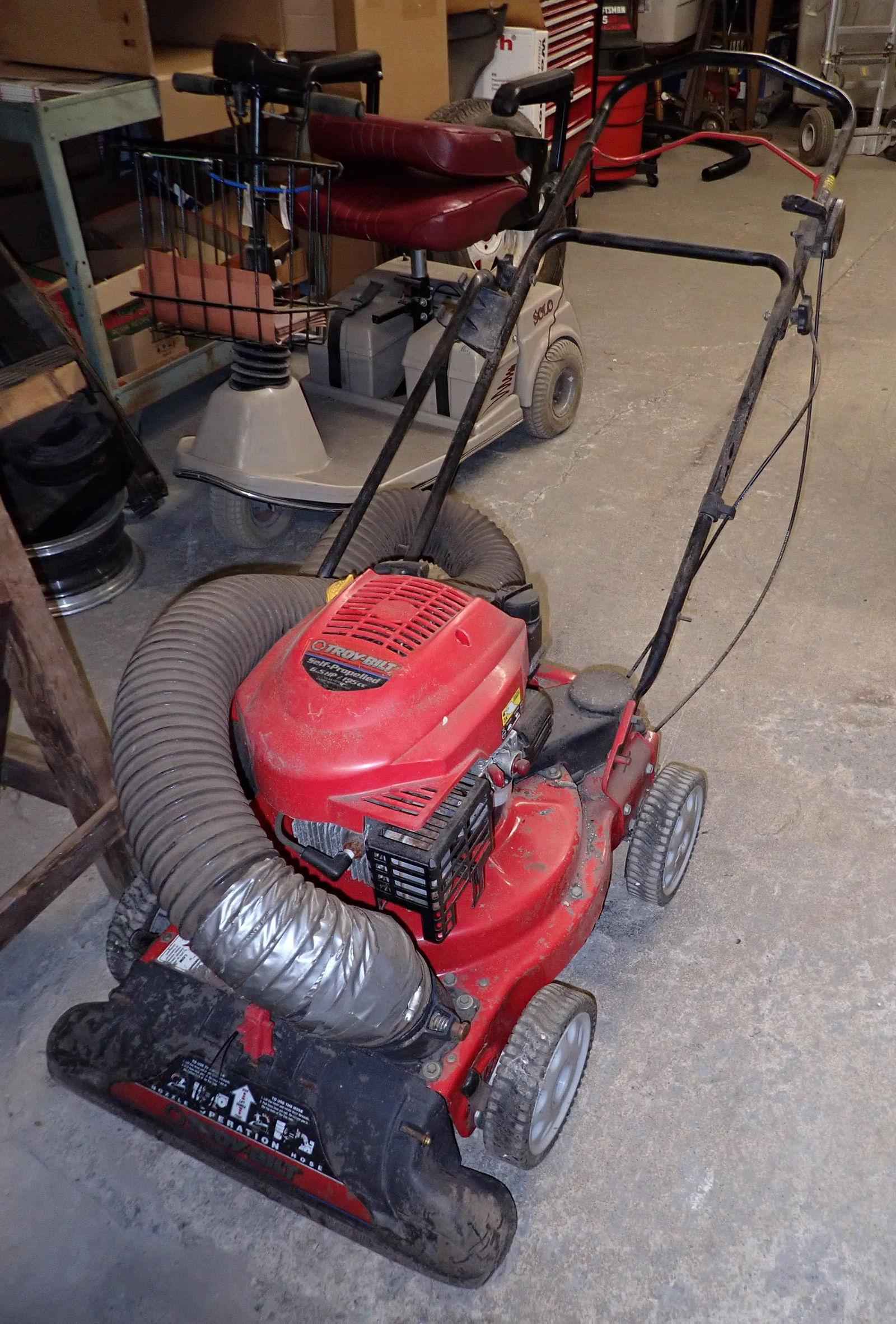Troy Bilt Self Propelled Yard Vac (1 of 5)