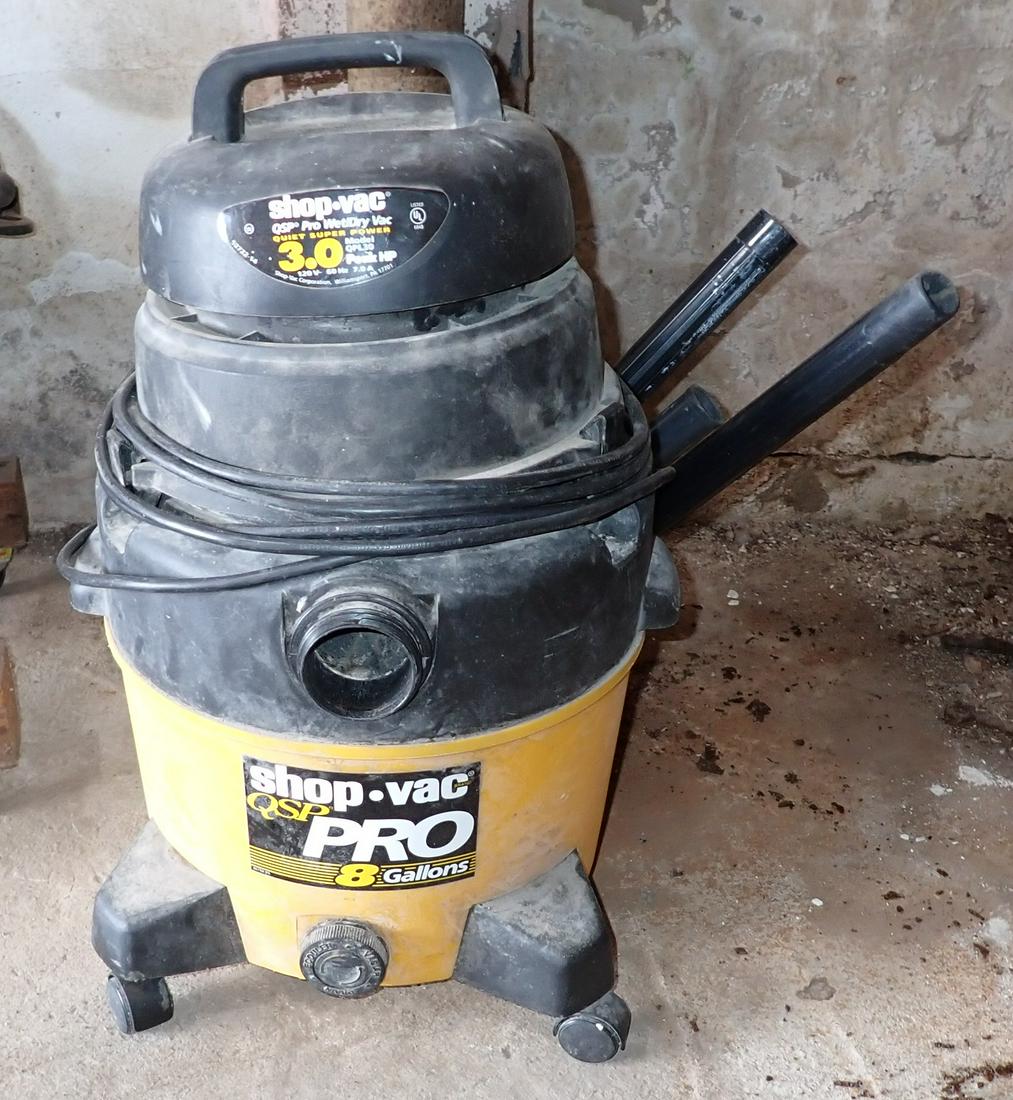 8 Gallon Shop Vac (1 of 2)