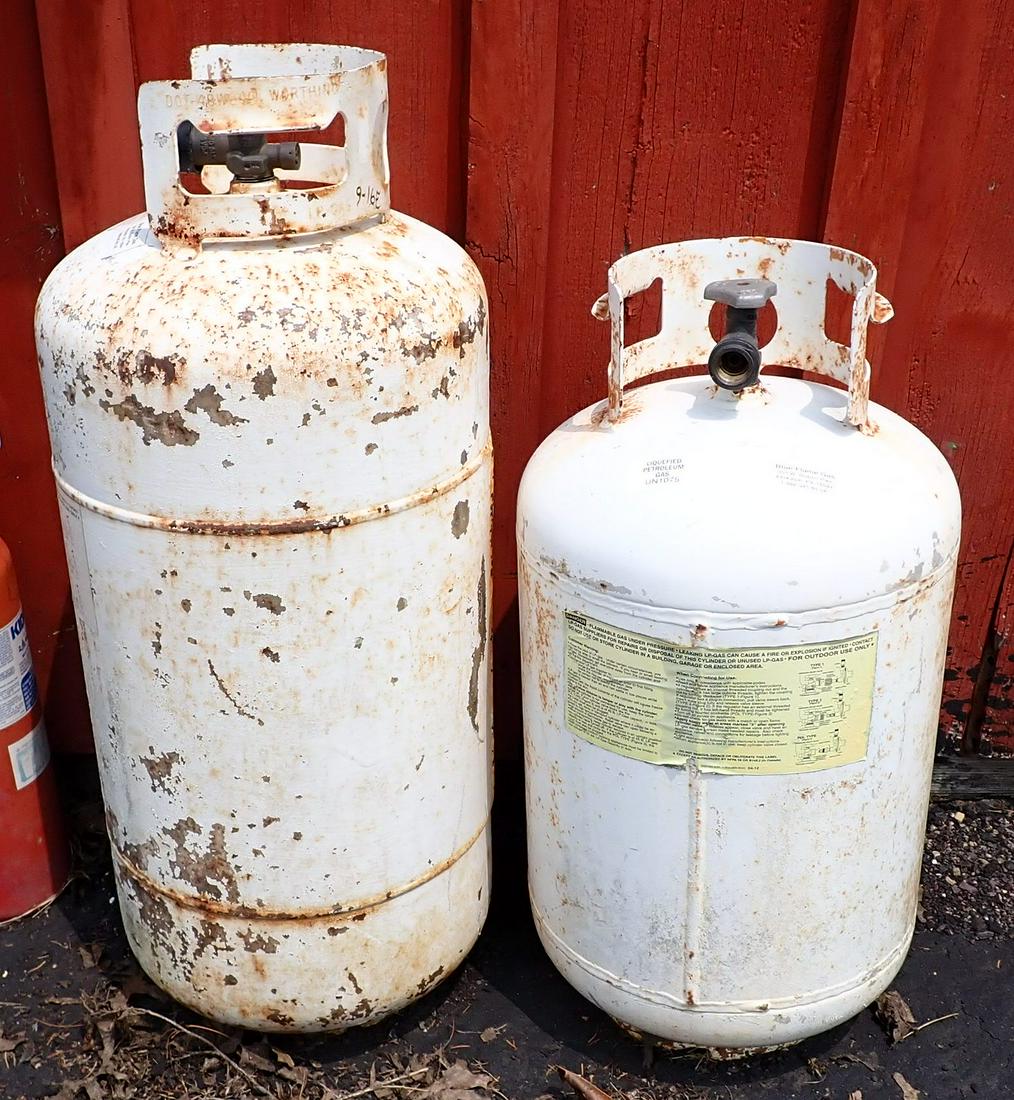 2 Propane Tanks (1 of 1)
