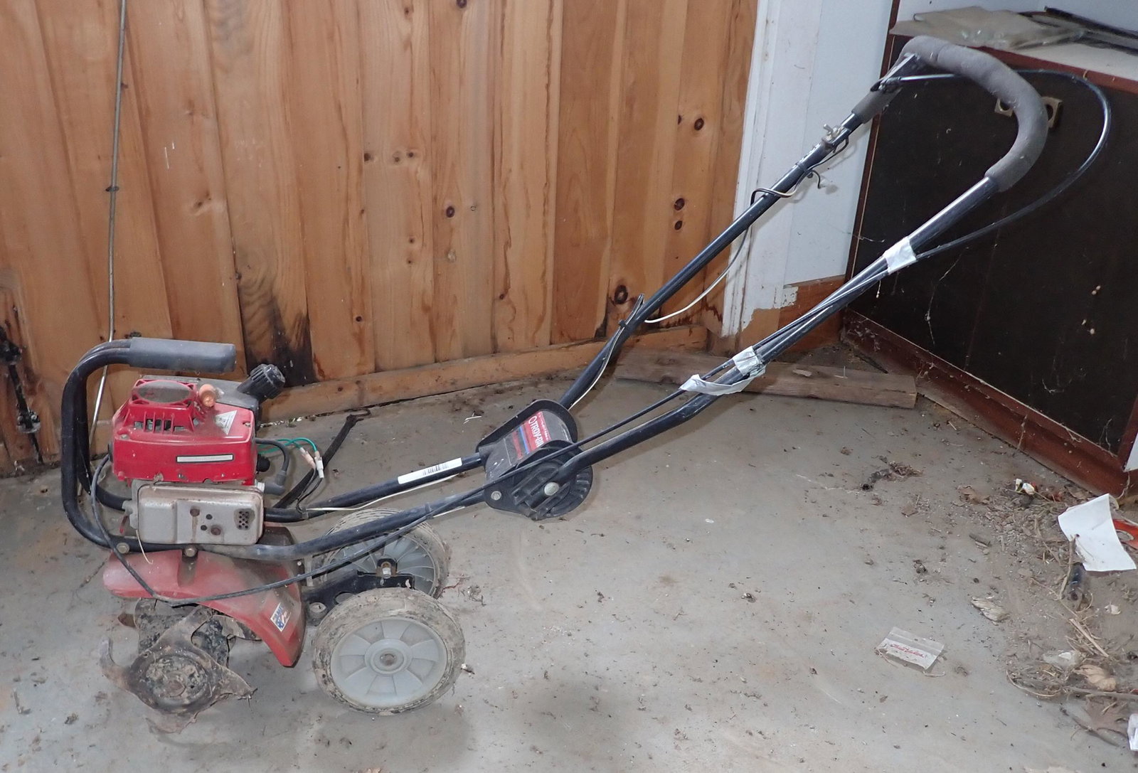 Troy Bilt Tiller Cultivator (1 of 5)