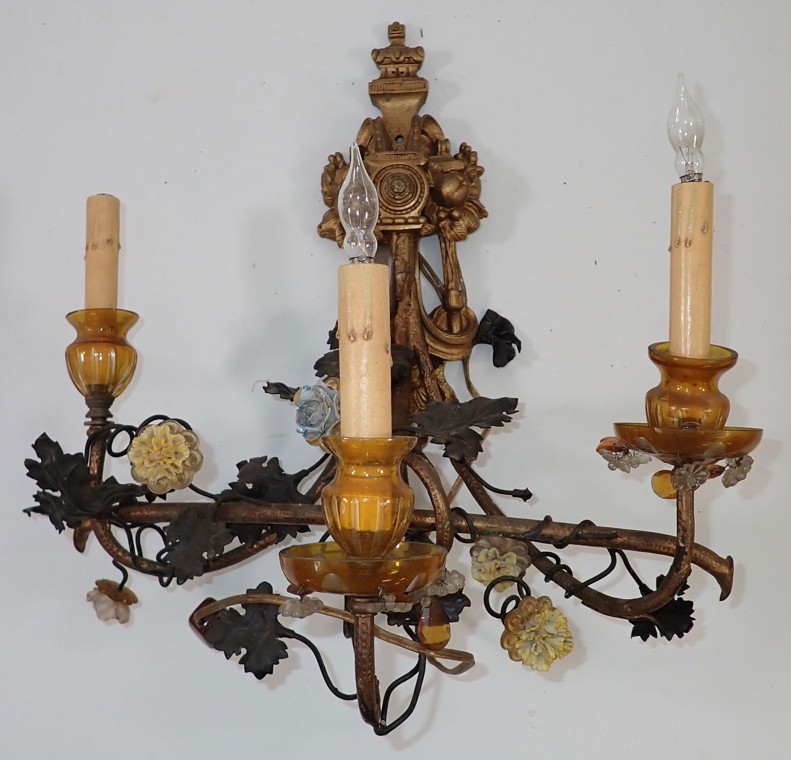 3 Arm Leaf Pattern Wall Sconce (1 of 7)