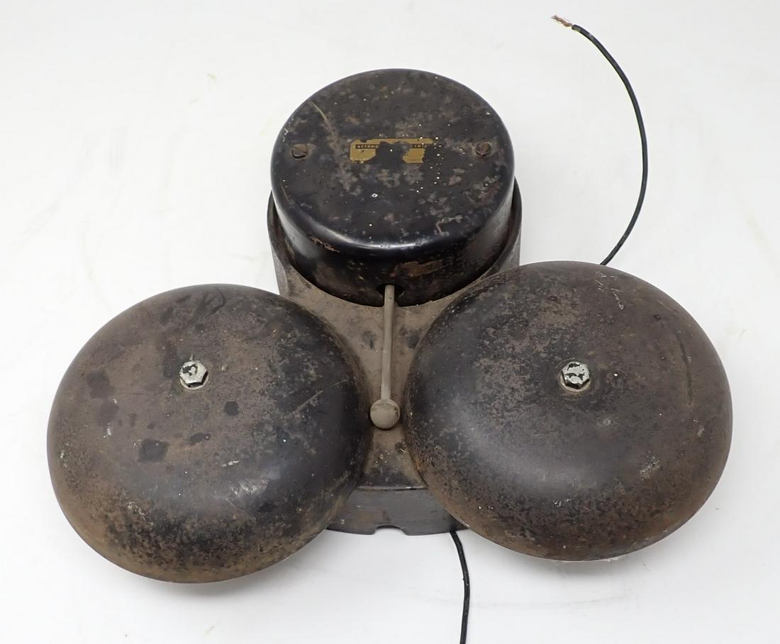 Cast Iron School Fire Alarm Wall Bell (1 of 4)