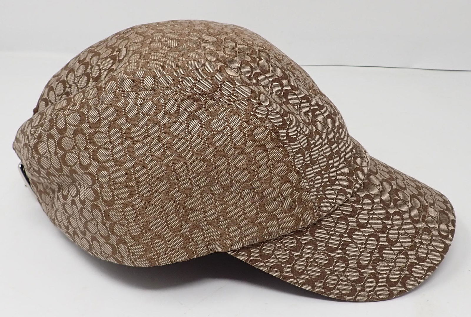 Coach Baseball Cap: Part of an estate. Authenticity is not guaranteed