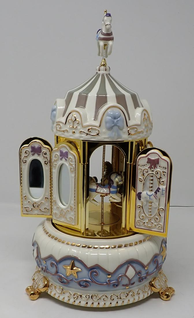 Gold Label Mr Christmas Musical Carousel (1 of 3)