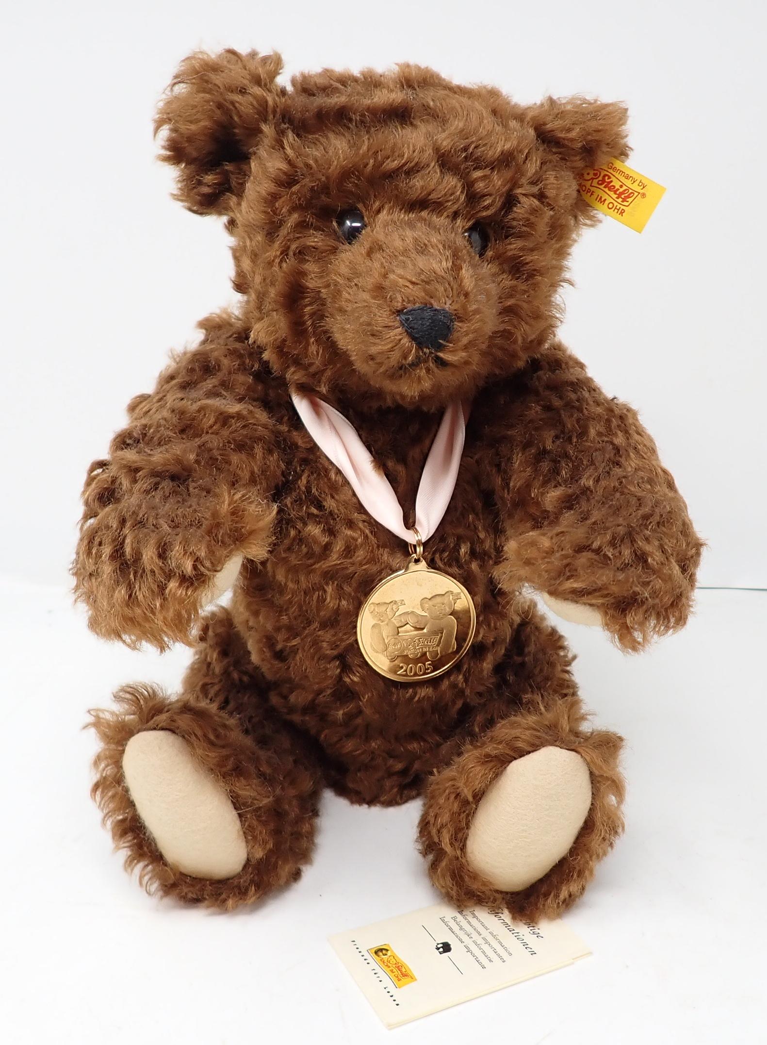 2005 Steiff Mohair Danbury Mint Jointed Bear (1 of 2)
