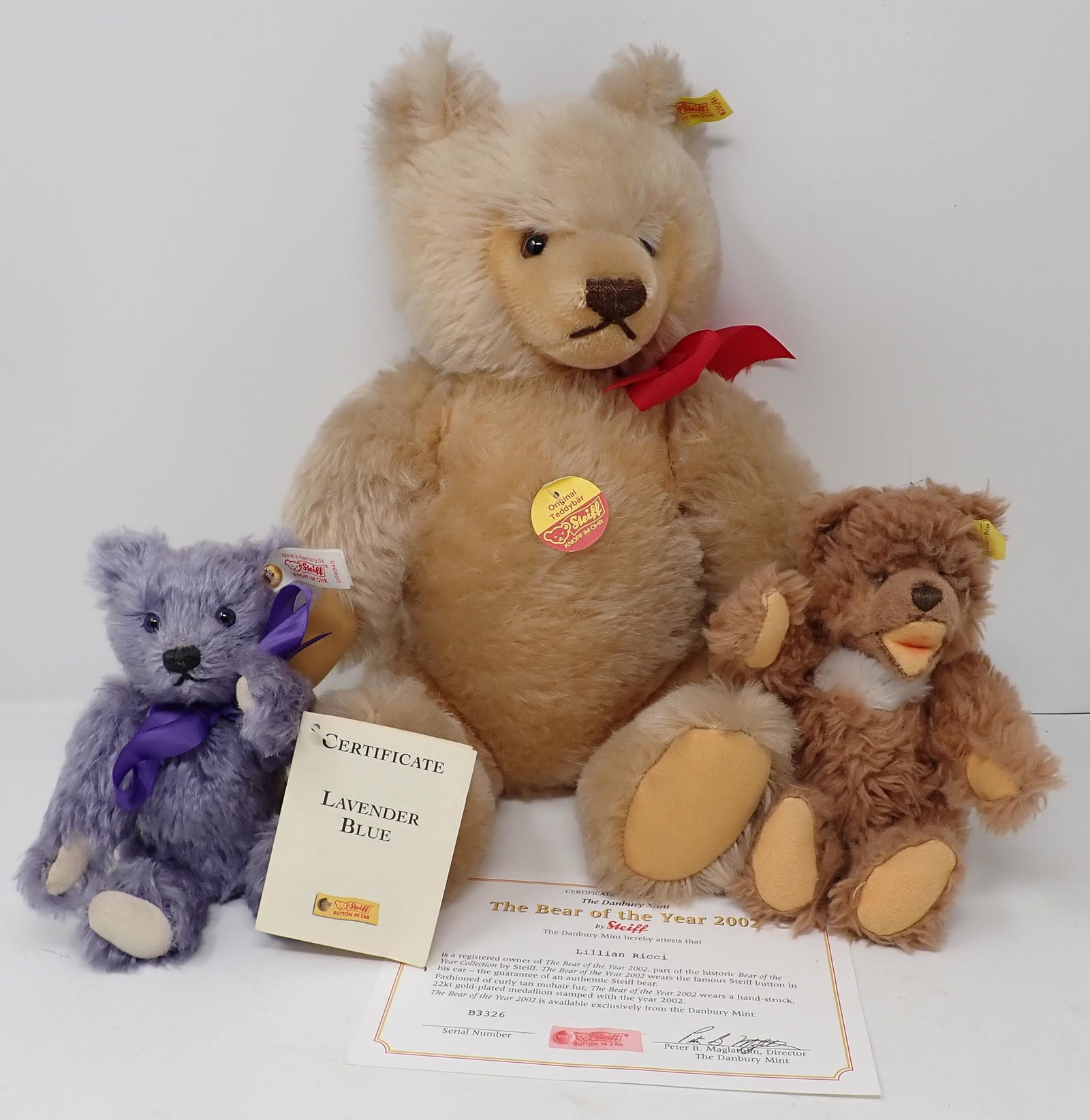 Jointed Steiff Bears: Largest is approx 14 1/2". Comes with a COA , but not sure if it is the correct one. Sold as pictured