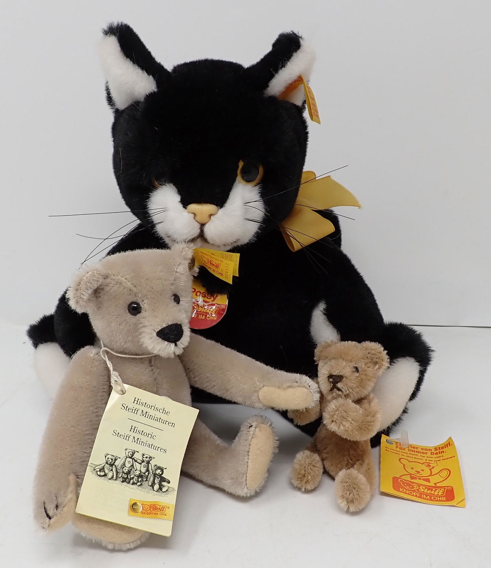 Steiff Cat & Teddy Bears (1 of 1)