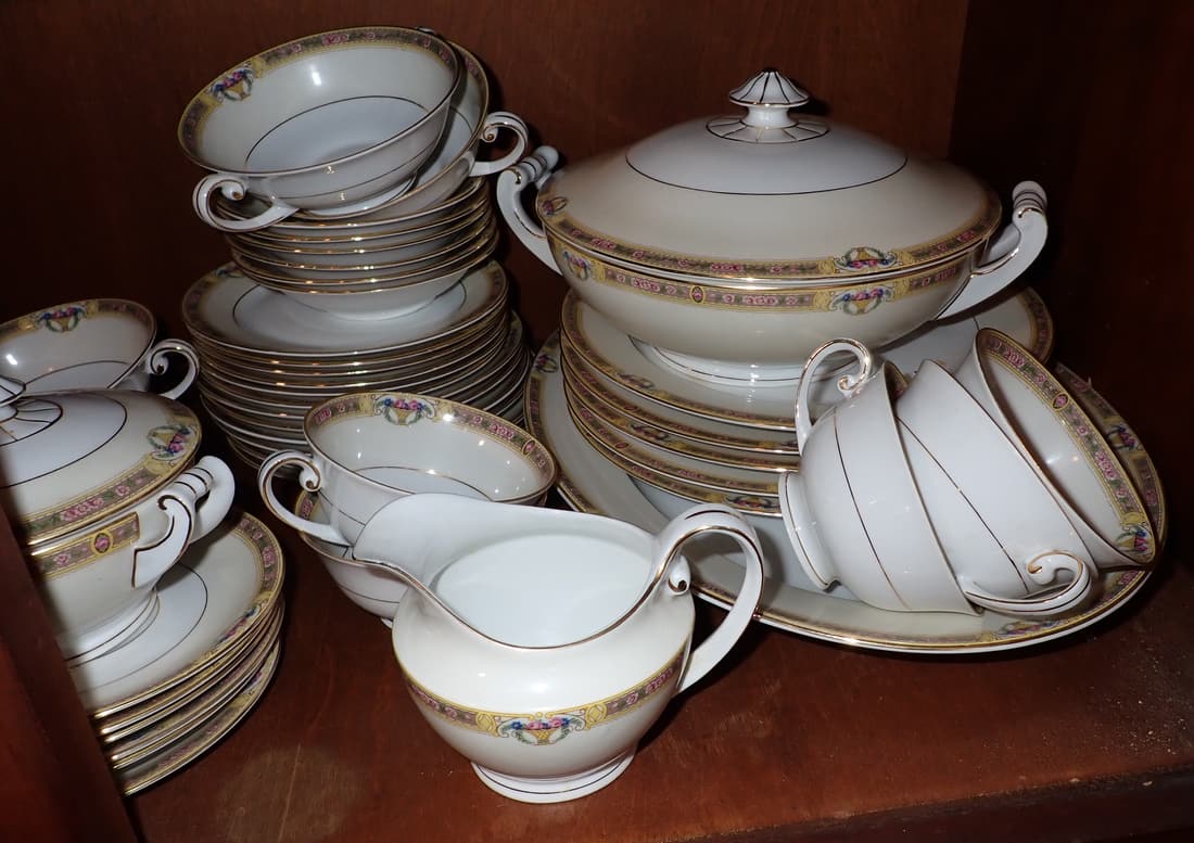 Czechoslovakia Dinnerware: Getting all pictured. Buyer must pick up and remove before 1pm. NO SHIPPING !