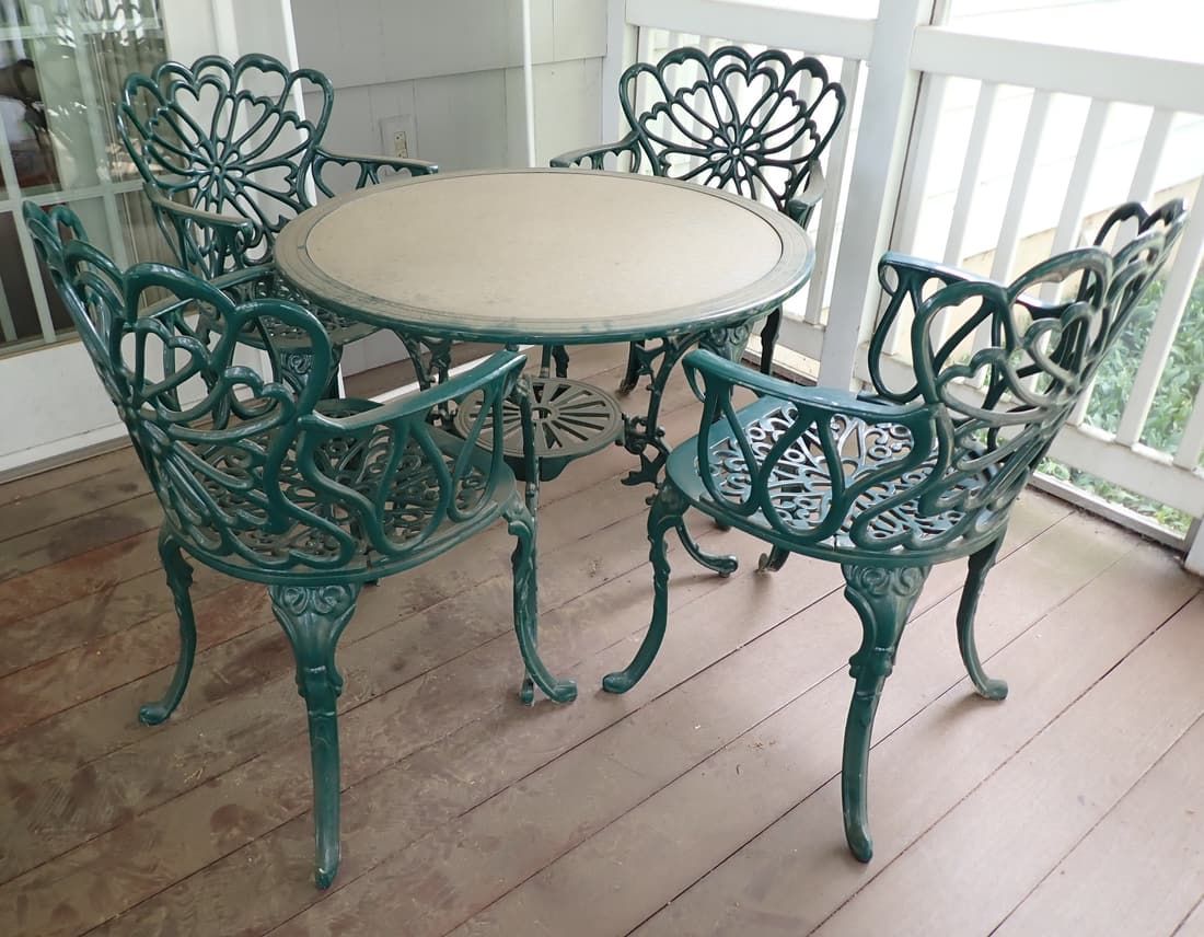 Beka Casting Aluminum Patio Table & Chairs (1 of 4)