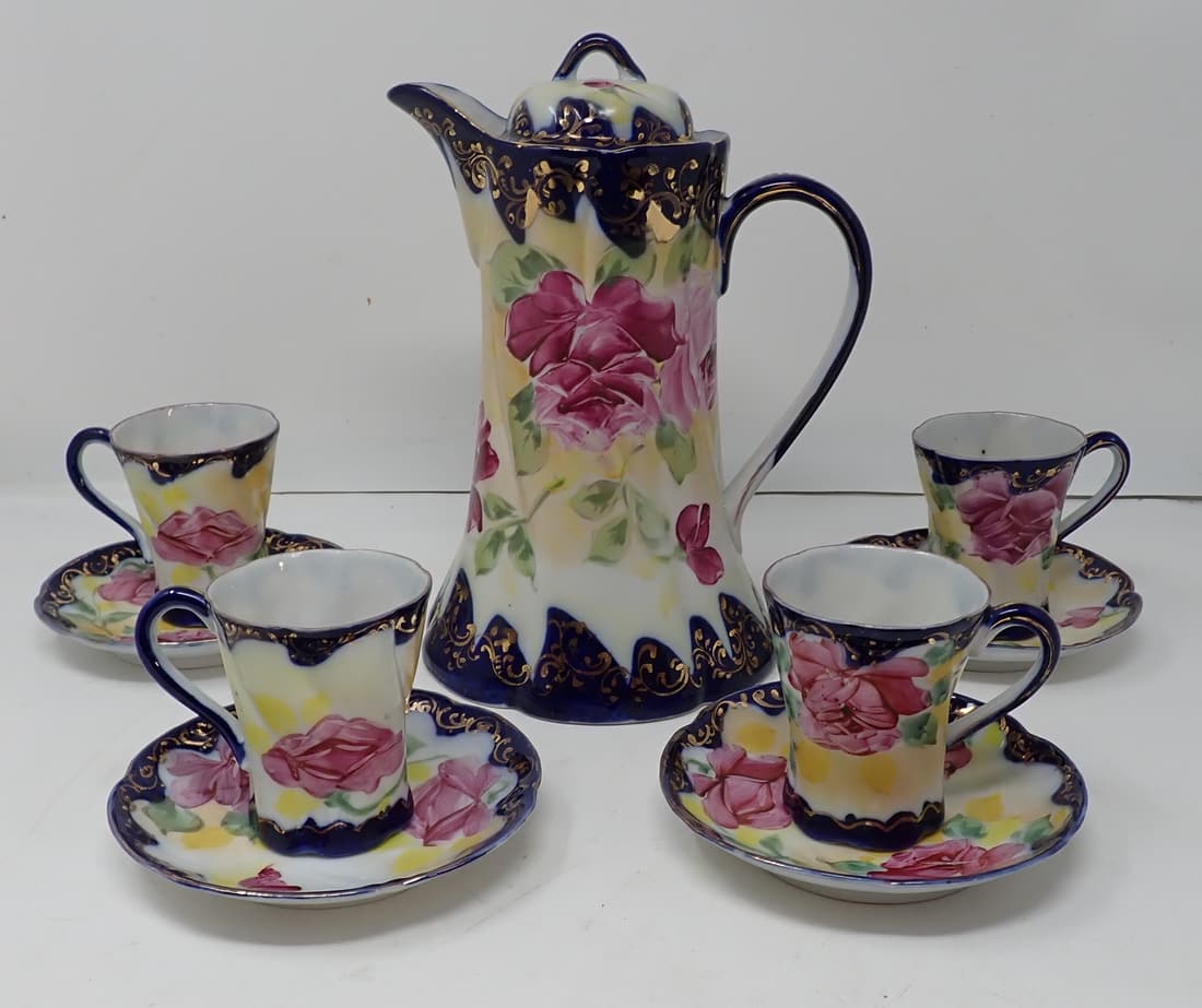 Chocolate Pot Cups & Saucers (1 of 4)