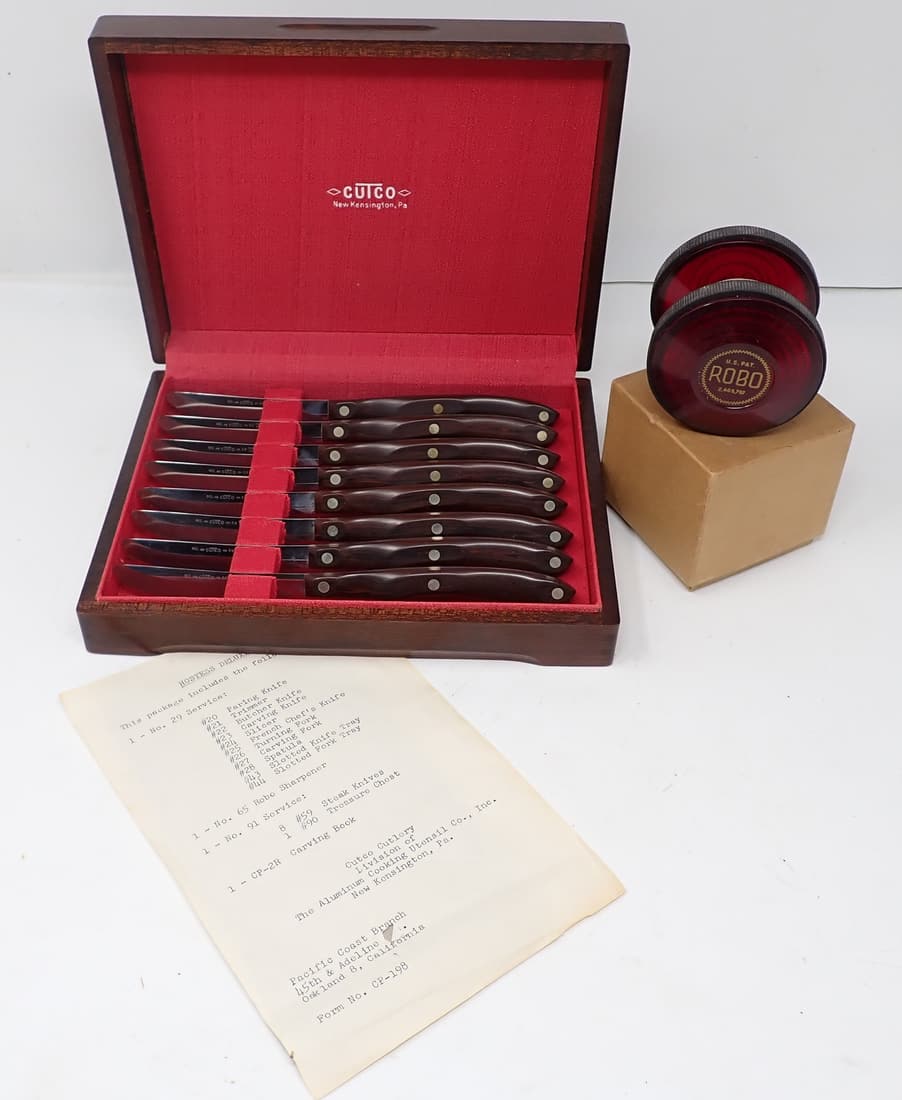 8 Cutco No. 59 Steak Knives & Robo Knife Sharpener (1 of 7)