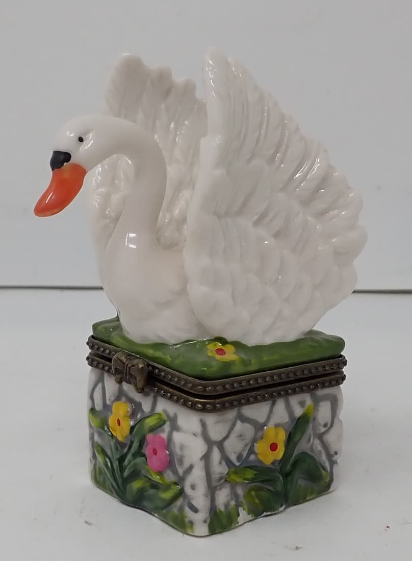 Swan Trinket / Pill Box: Approx 3 1/2" tall.