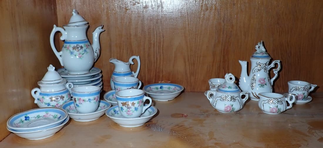 2 Childrens Tea Sets (1 of 3)