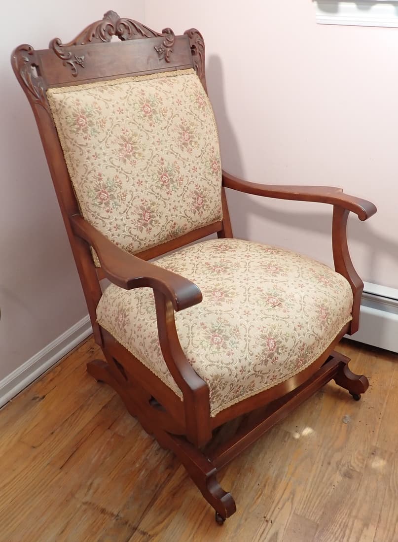 Rocking Chair: Approx 26" wide, 16 1/2" to seat, 18 1/2" deep, 38 1/2" tall. No shipping ! Bring help to load