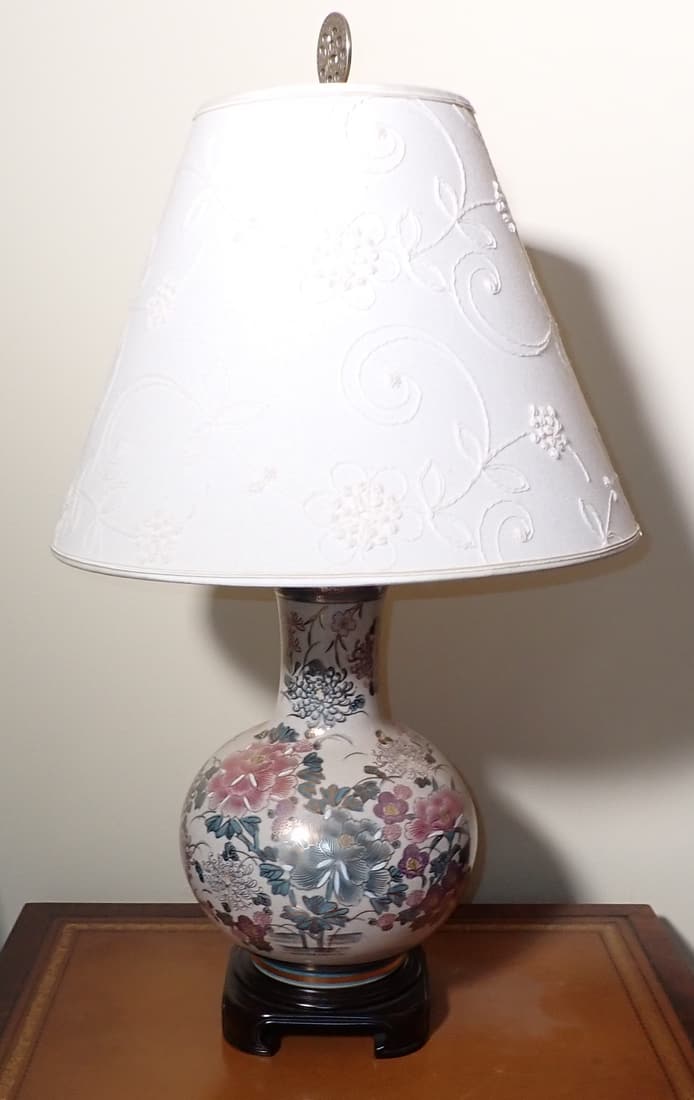 Oriental Style Table Lamp (1 of 3)