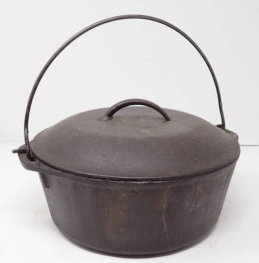 Cast Iron No. 8 Dutch Oven