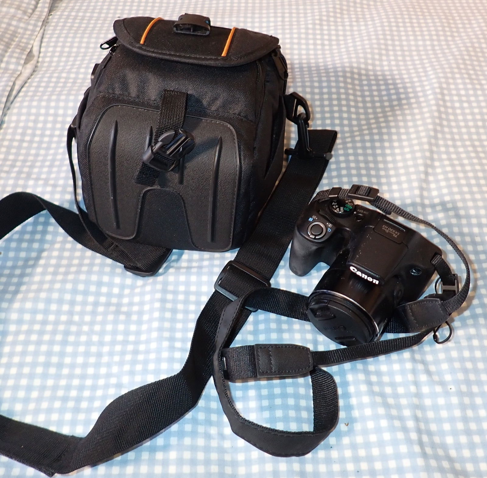 Canon SX530 HS Power Shot Camera (1 of 3)