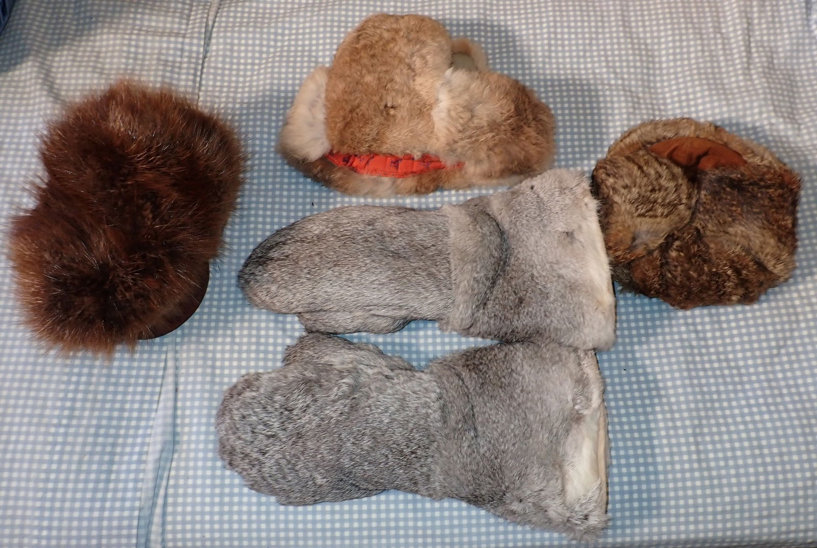 Fur Hats & Mits: Getting all pictured