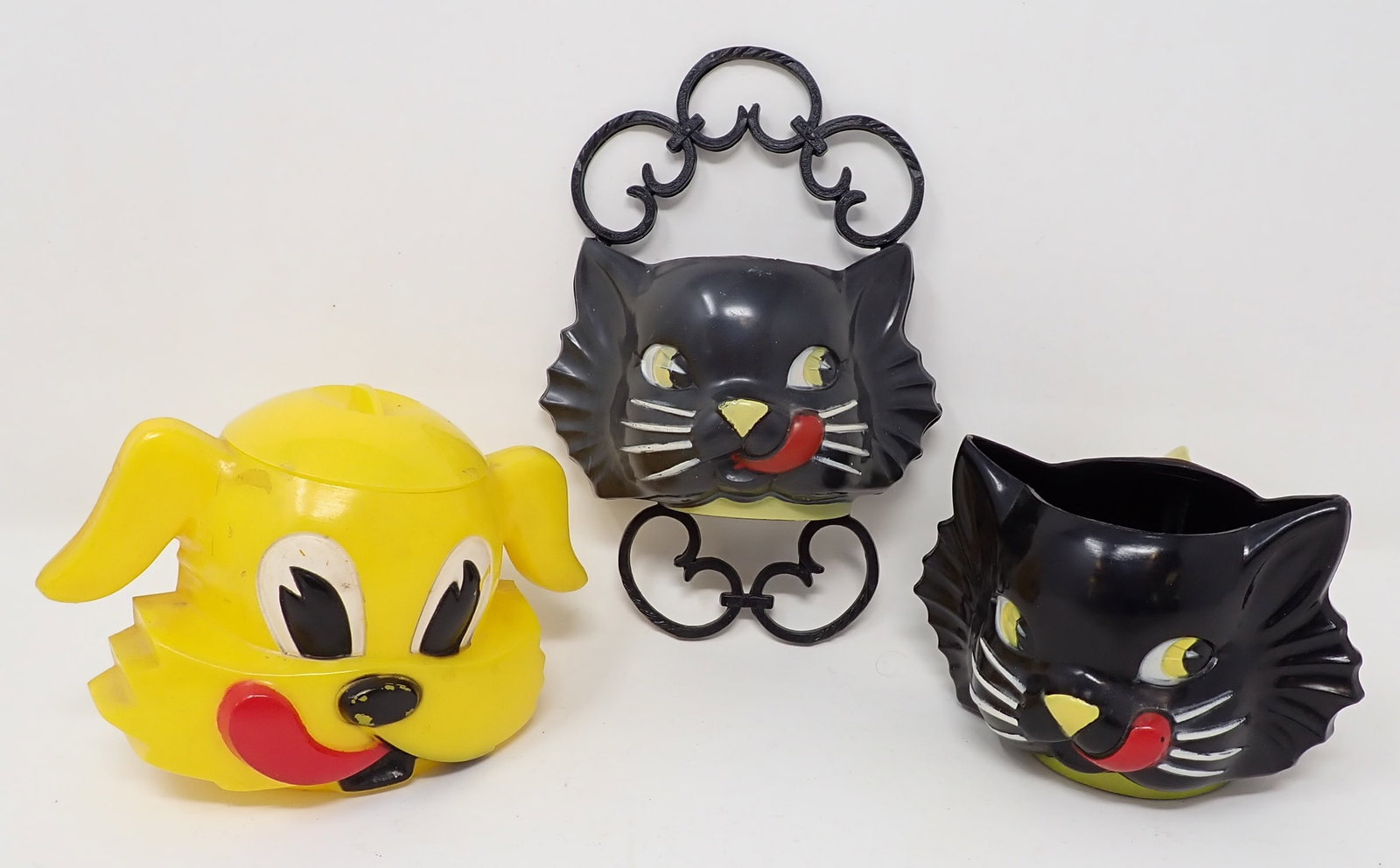 Dog Sugar Cat Creamer F&F Mold Wall Pocket: Toothpick holder is approx 5 7/8" long