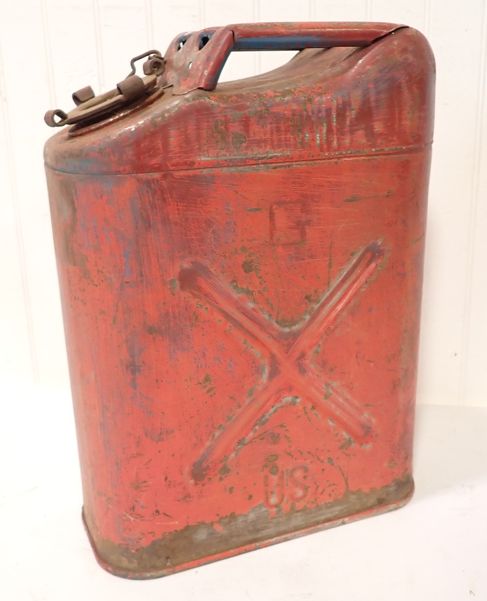 5 Gallon Fuel Can (1 of 2)