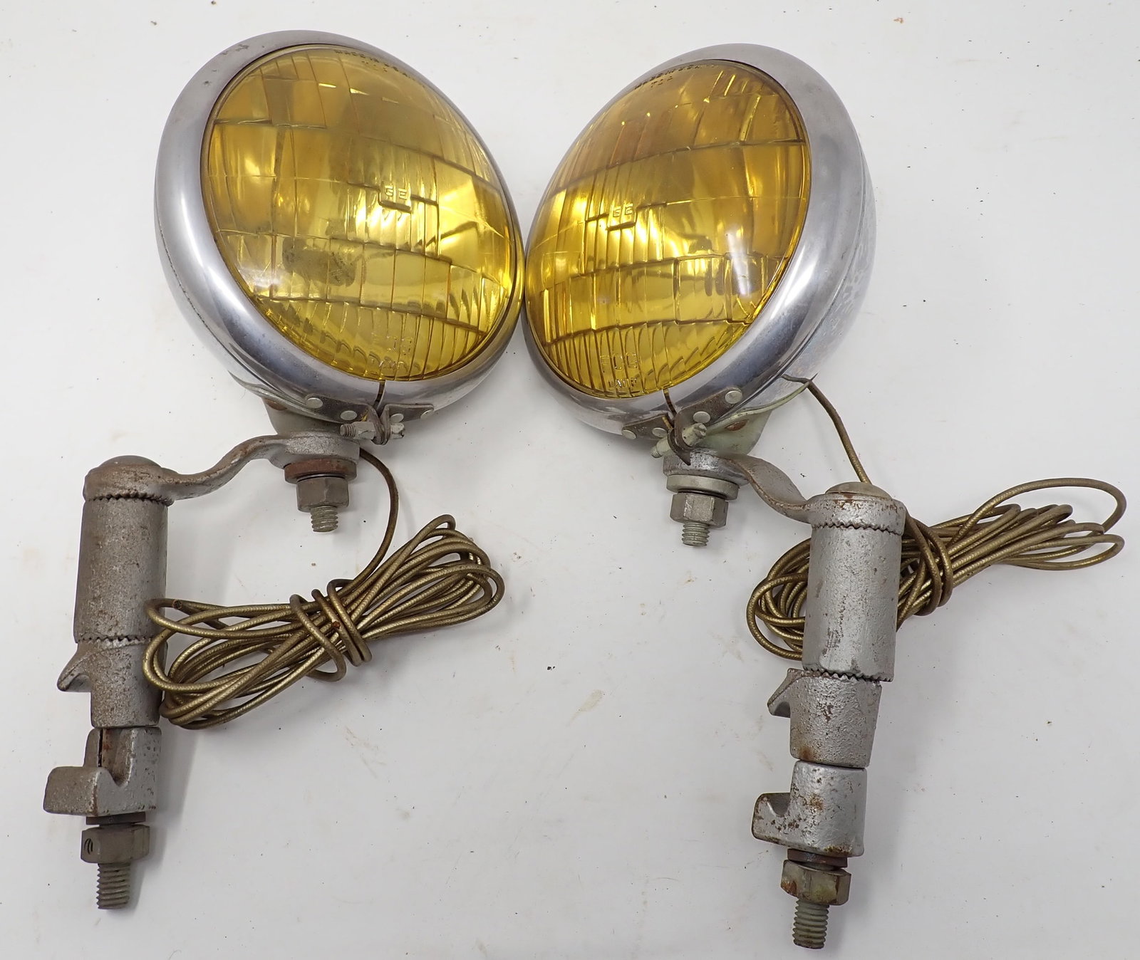 Auto Radiator No. 20-22 Auxillary Lights: Chrome lights are approx 6" in diameter.