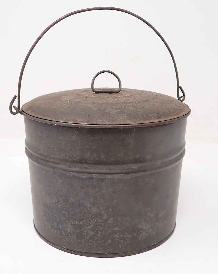 Tin Lunch Pail (1 of 1)