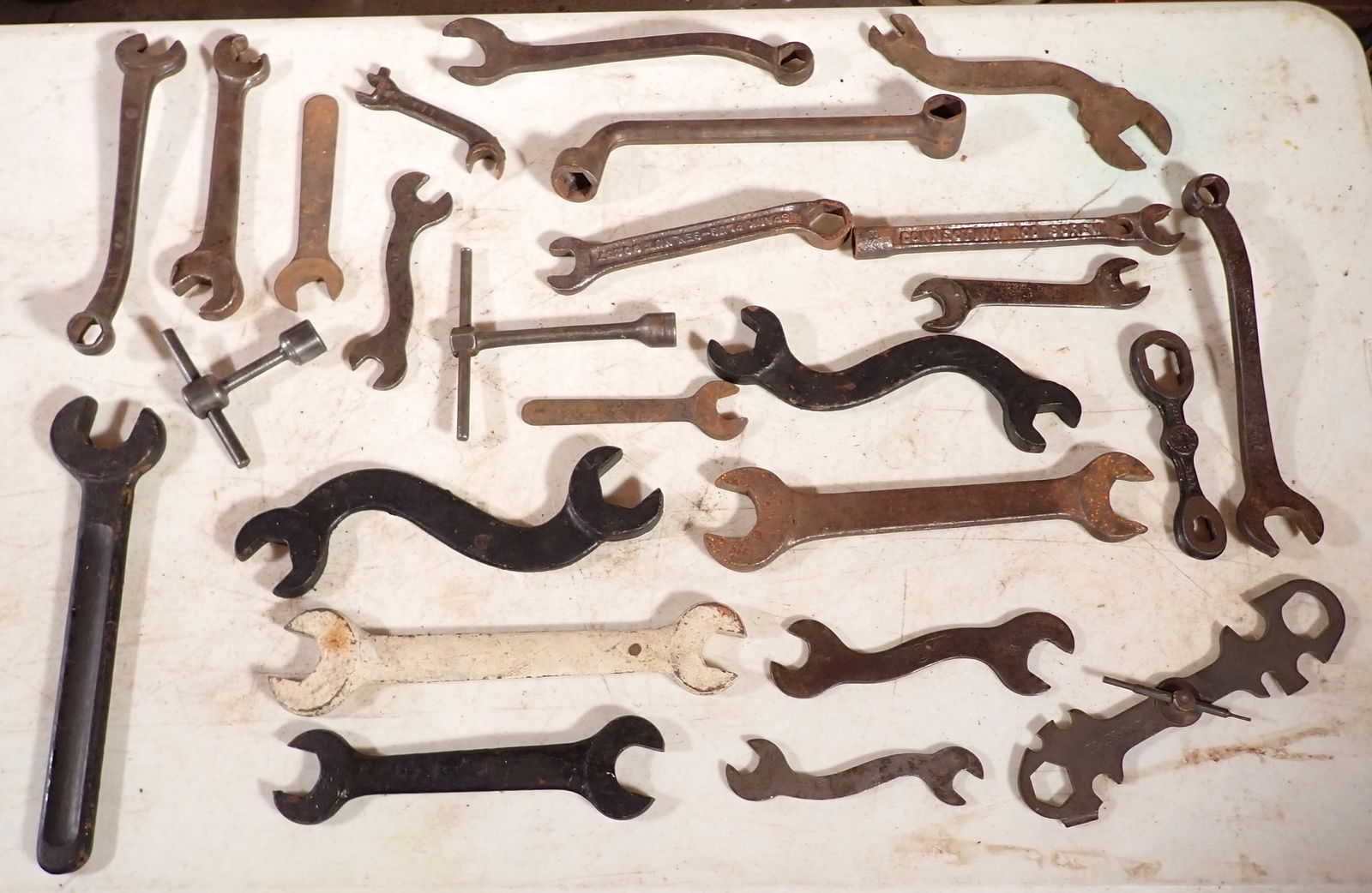 Antique & Vintage Wrenches (1 of 5)