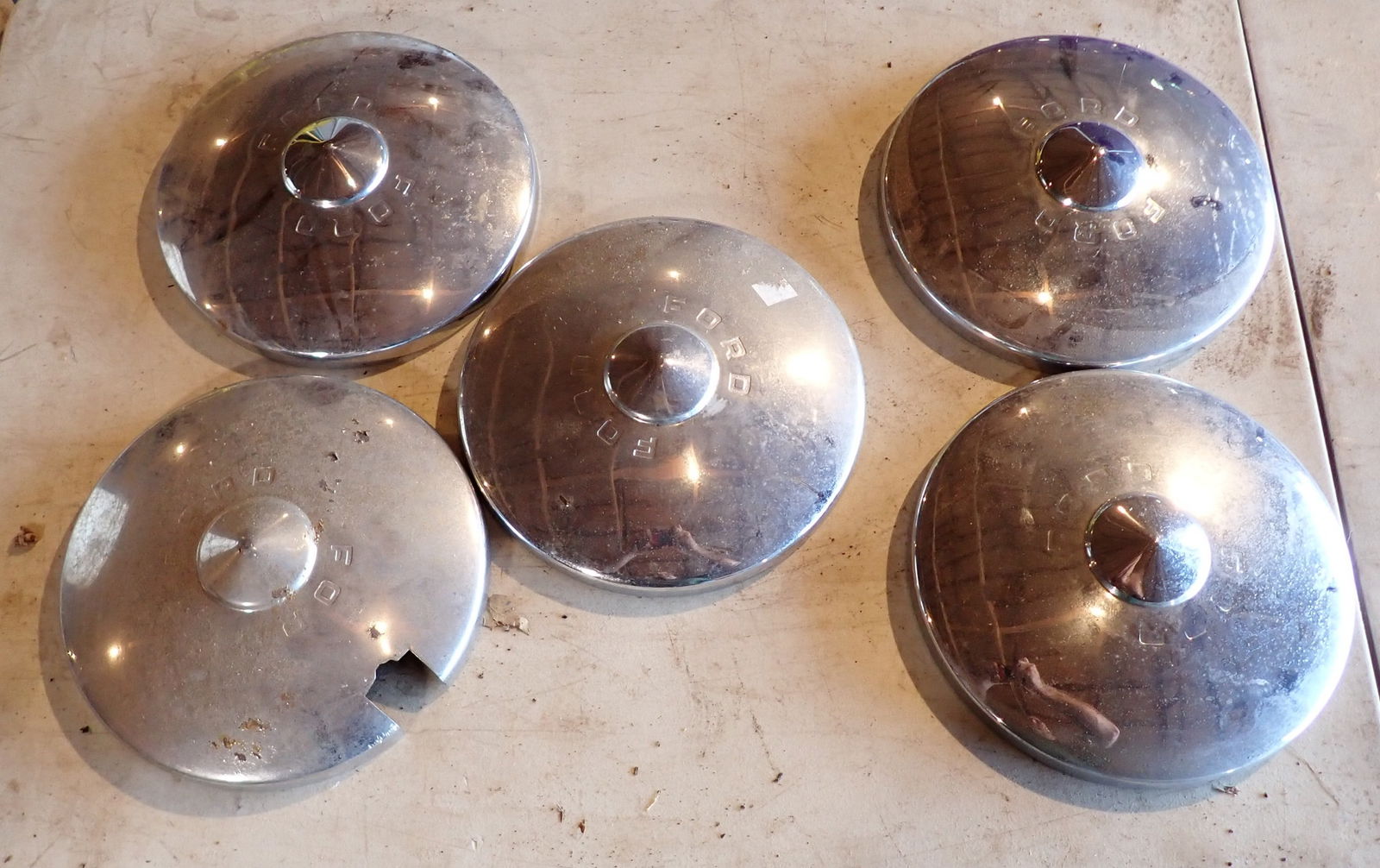 Ford Hubcaps (1 of 1)