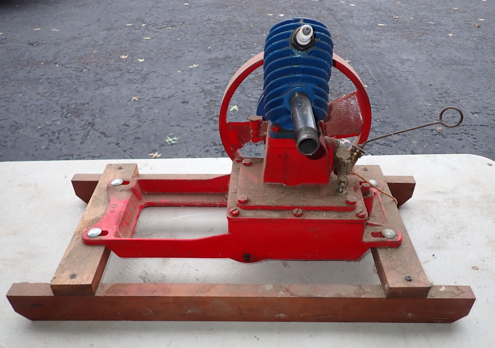 Single Cylinder Hit & Miss Engine (1 of 4)