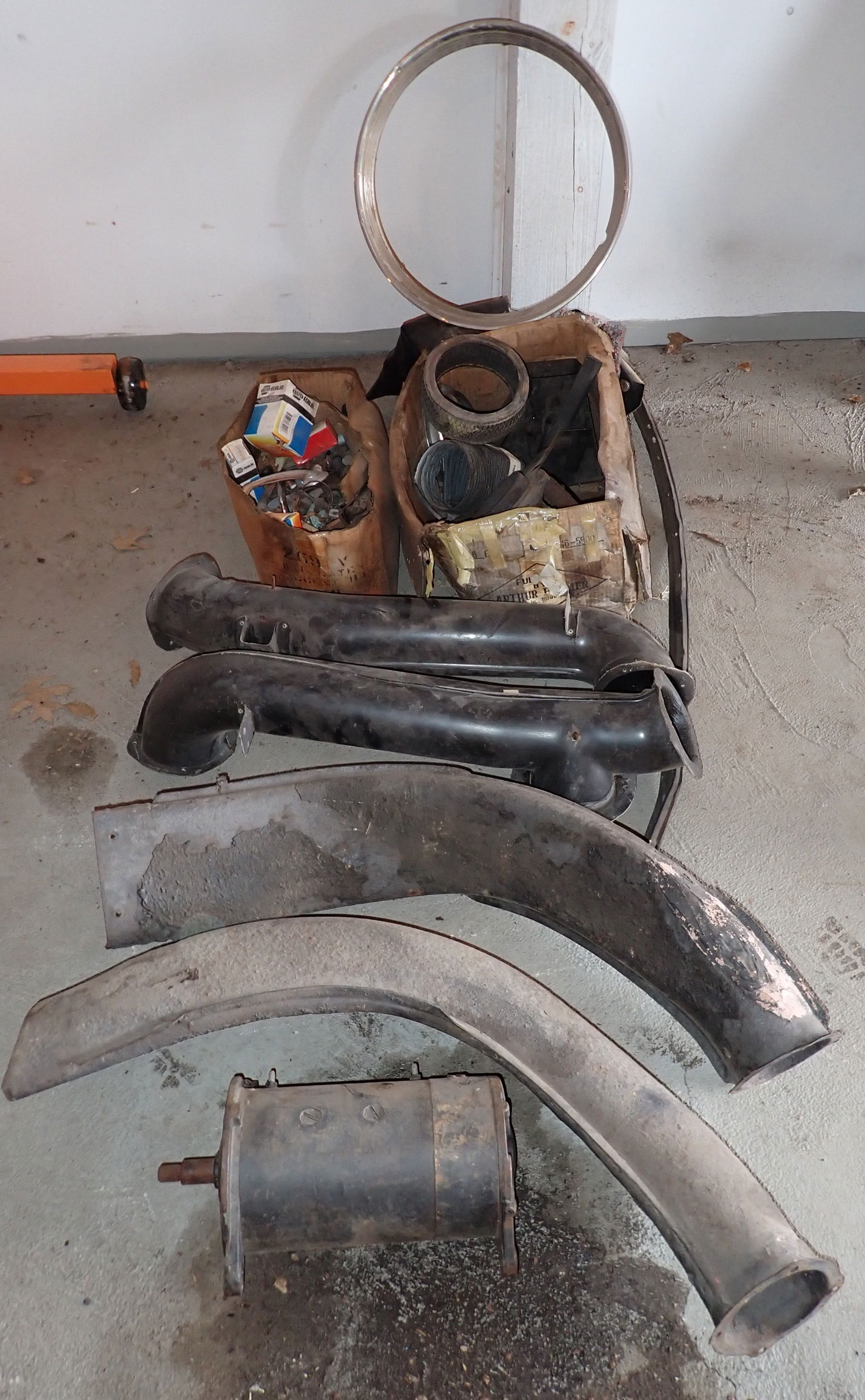 1955 Ford Thunderbird & Misc Car Parts (1 of 5)