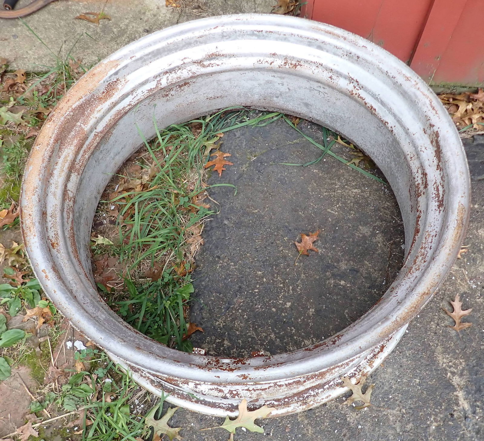 Truck Rim / Fire Pit Ring (1 of 2)