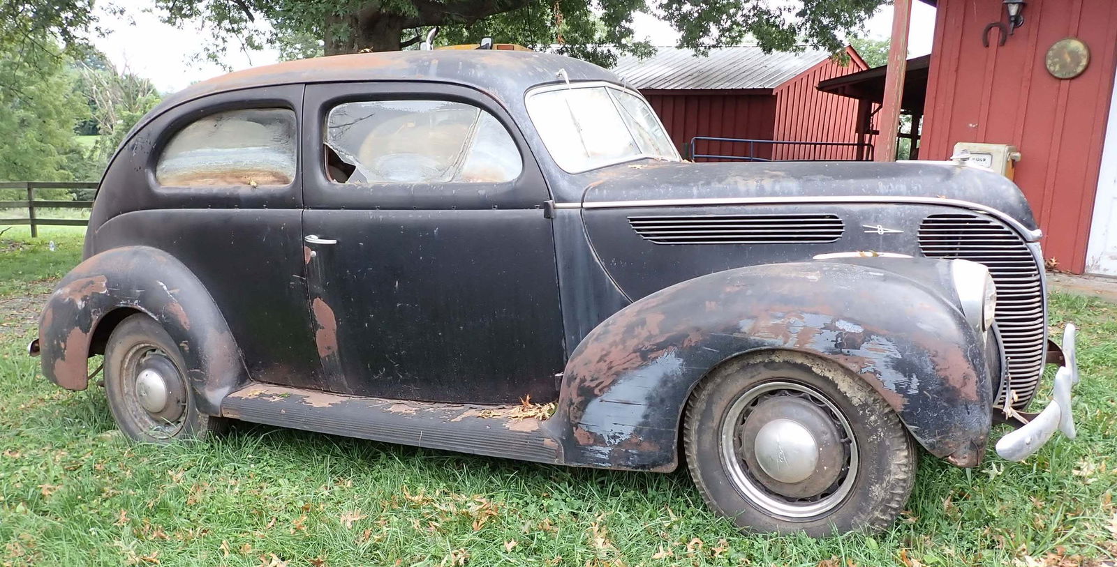 1938 Ford Sedan (1 of 20)