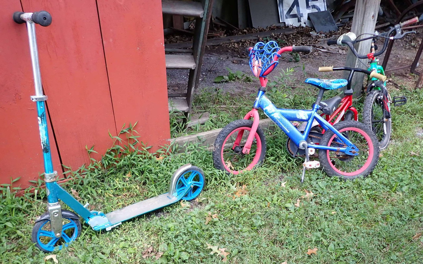 Childrens Bikes & Scooter: Must take all. NO SHIPPING !