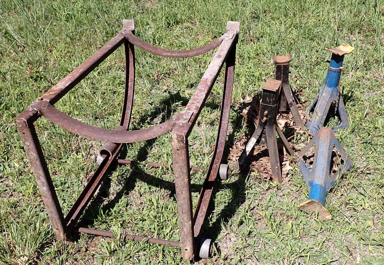 Jack Stands and Barrel Dolly (1 of 2)