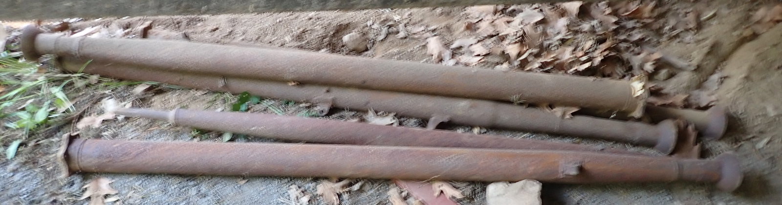 Antique Driveshafts and 2 Rears: You will need a 4x4 to remove. Bring proper help and equipment. NO SHIPPING !