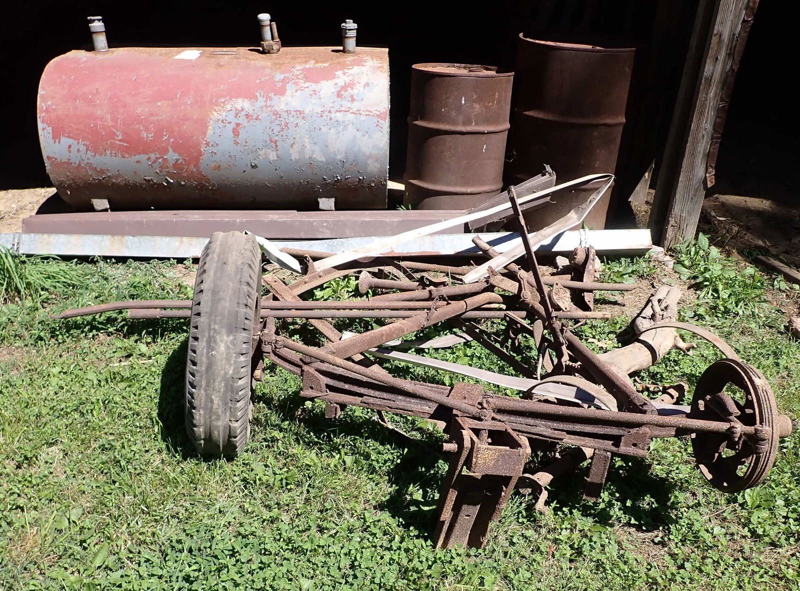 Car Parts Oil Tank & Drums: Tank and drums are empty. You will need a 4x4 to remove. NO SHIPPING