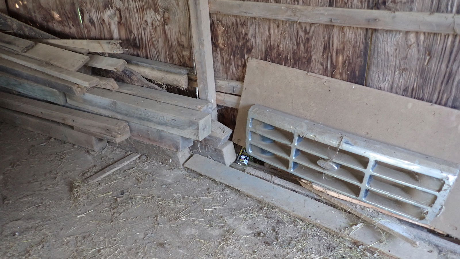 6x6's Misc Lumber & Railroad Track (1 of 5)