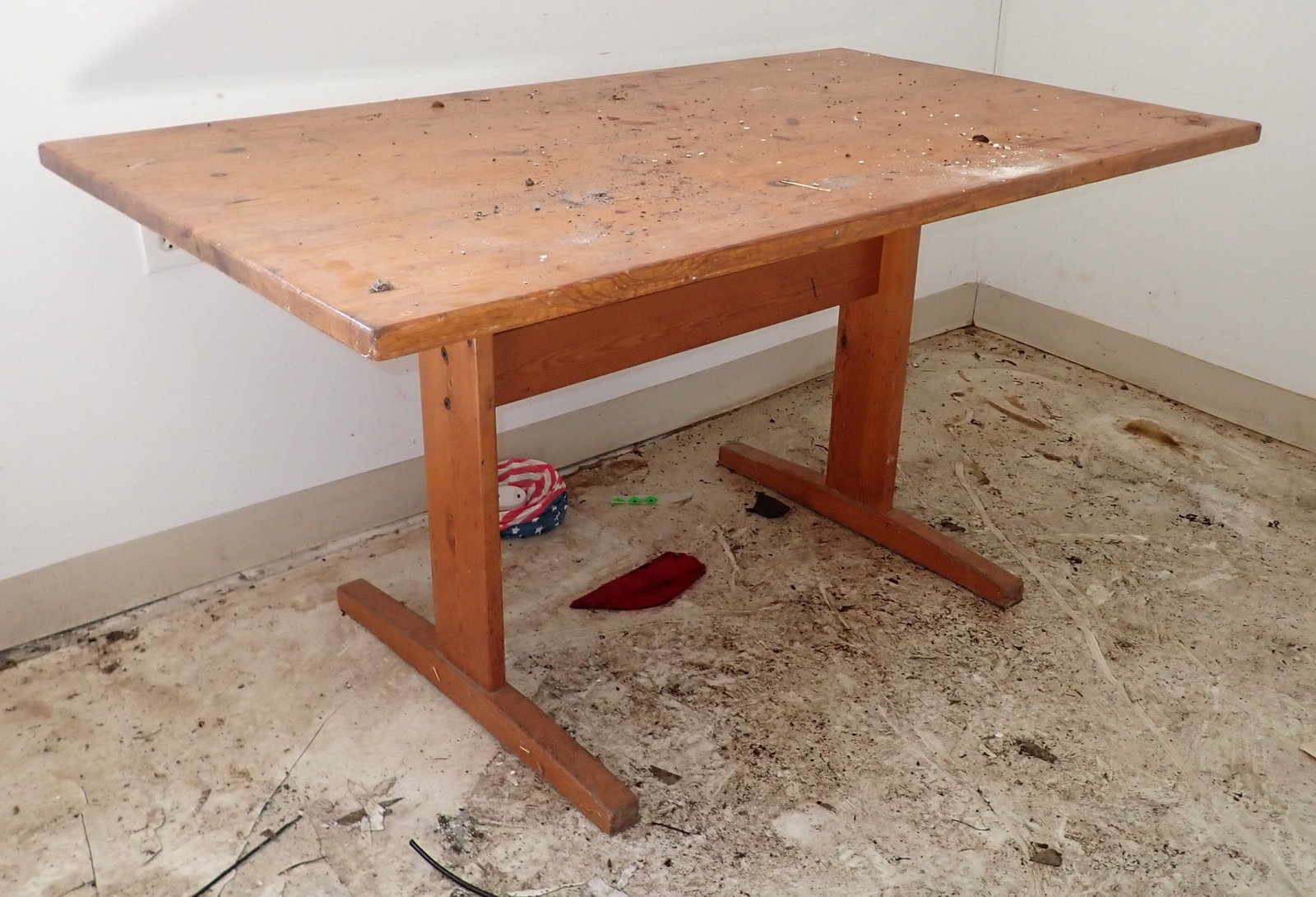 Farm Table: Approx 31 3/4" x 55 1/4" x 28" tall. No shipping ! Bring help to remove