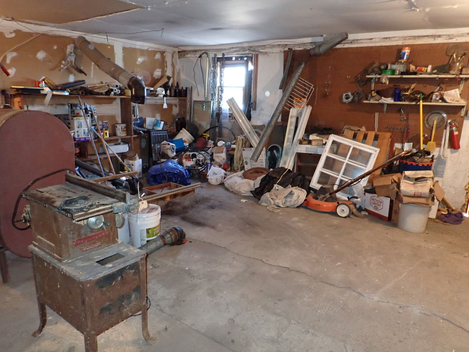 Partial Barn Contents (1 of 19)