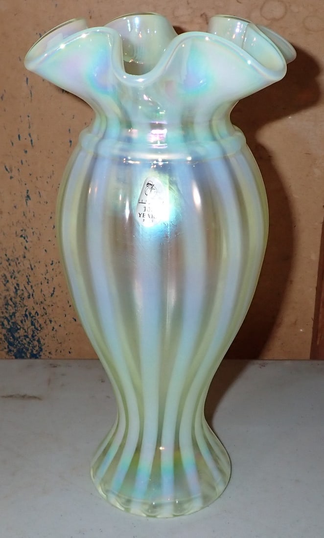 Fenton Art Glass Vase: Approx 4 3/4" in diameter and 8 3/4" tall