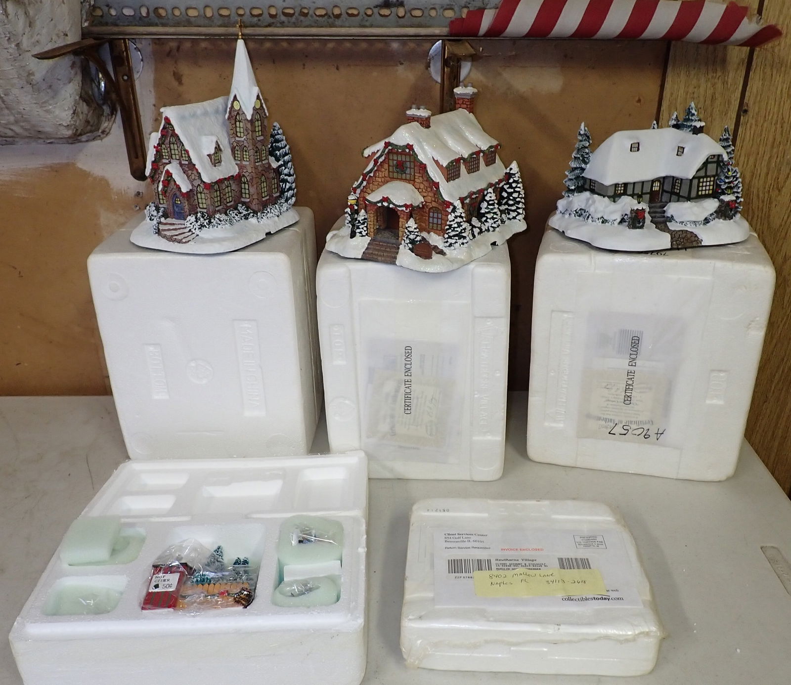 Thomas Kinkade Hawthorne Village Buildings (1 of 6)