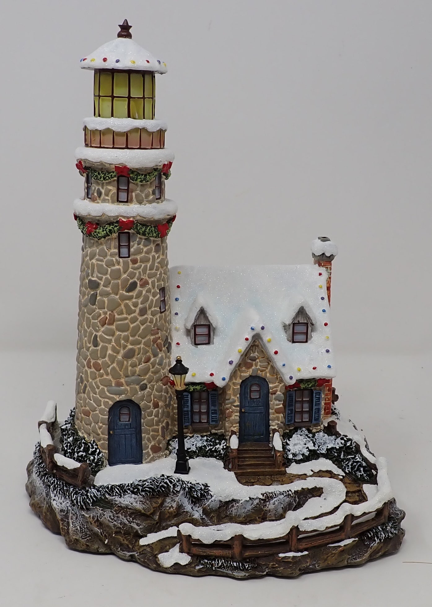 Thomas Kinkade Hawthorne Village Lighthouse (1 of 2)