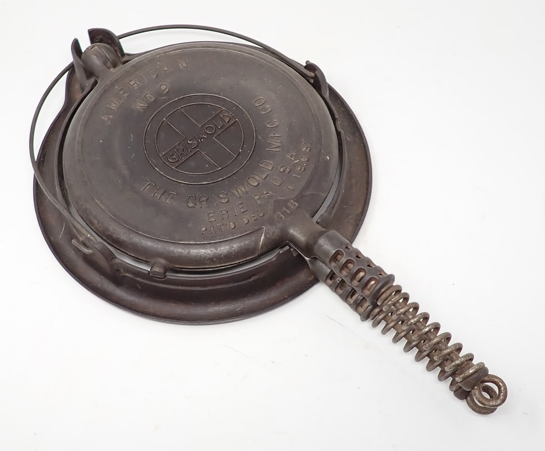Griswold American No. 9 Waffle Iron (1 of 7)