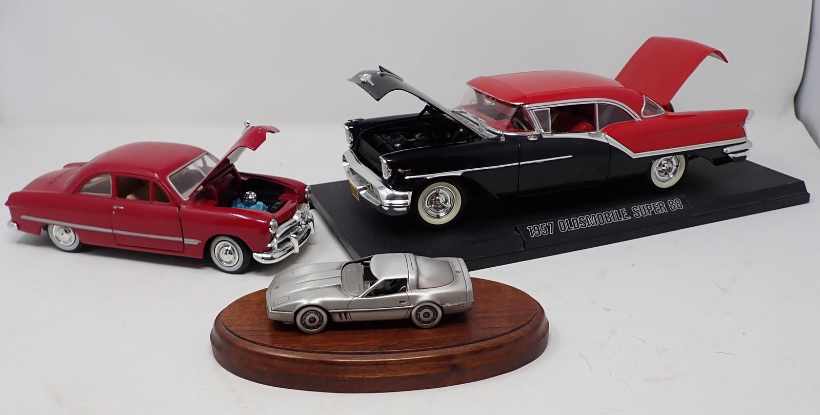 Diecast '57 Oldsmobile Pewter Corvette: 1957 Oldsmobile is apprx 11 1/4" long (largest)