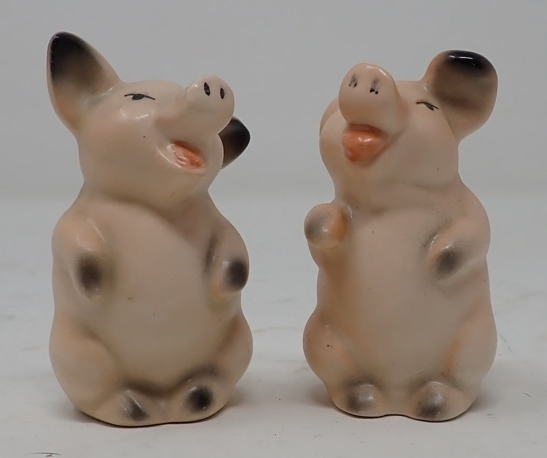 Goebel Pig Salt & Pepper Shakers: Approx 2 3/4" tall