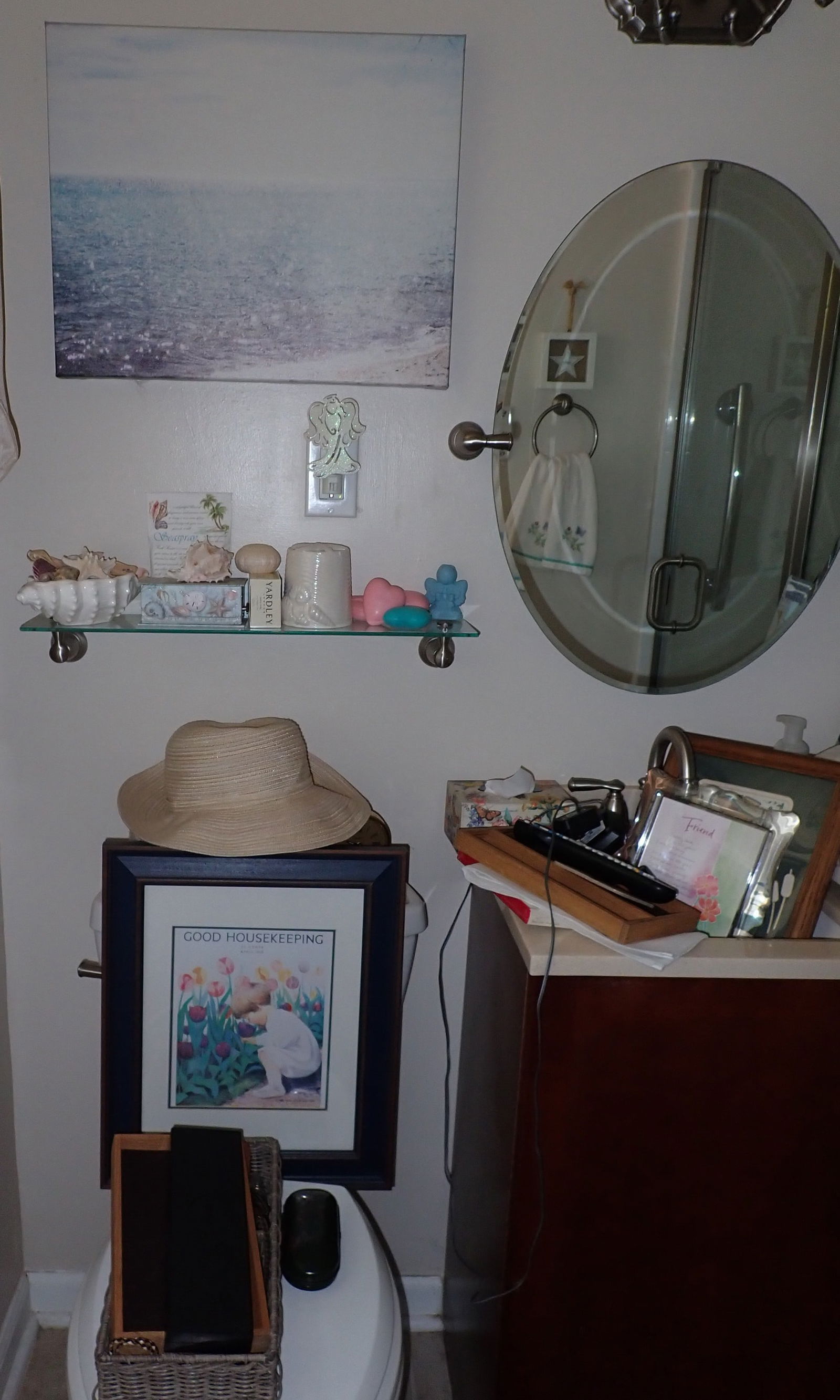 Prints and Misc Room Contents (1 of 7)