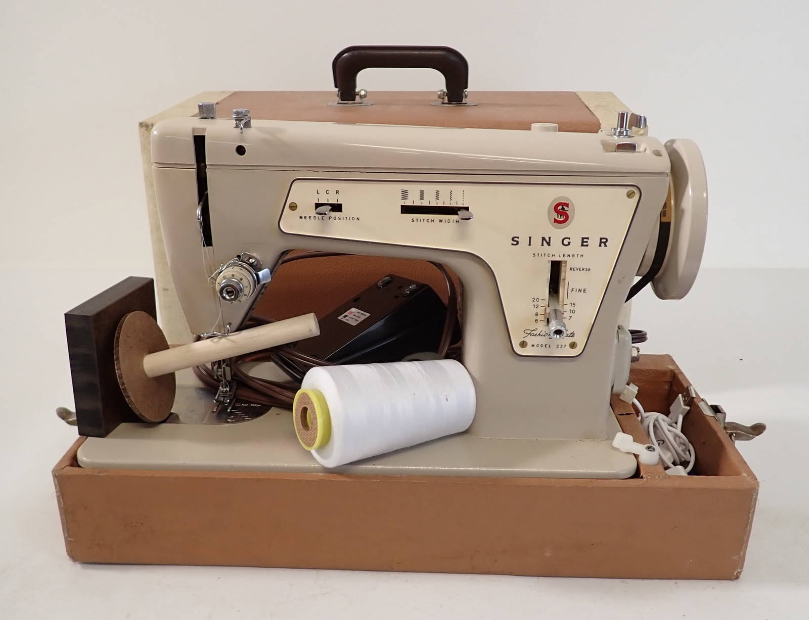 Singer Model 237 Sewing Machine Auction