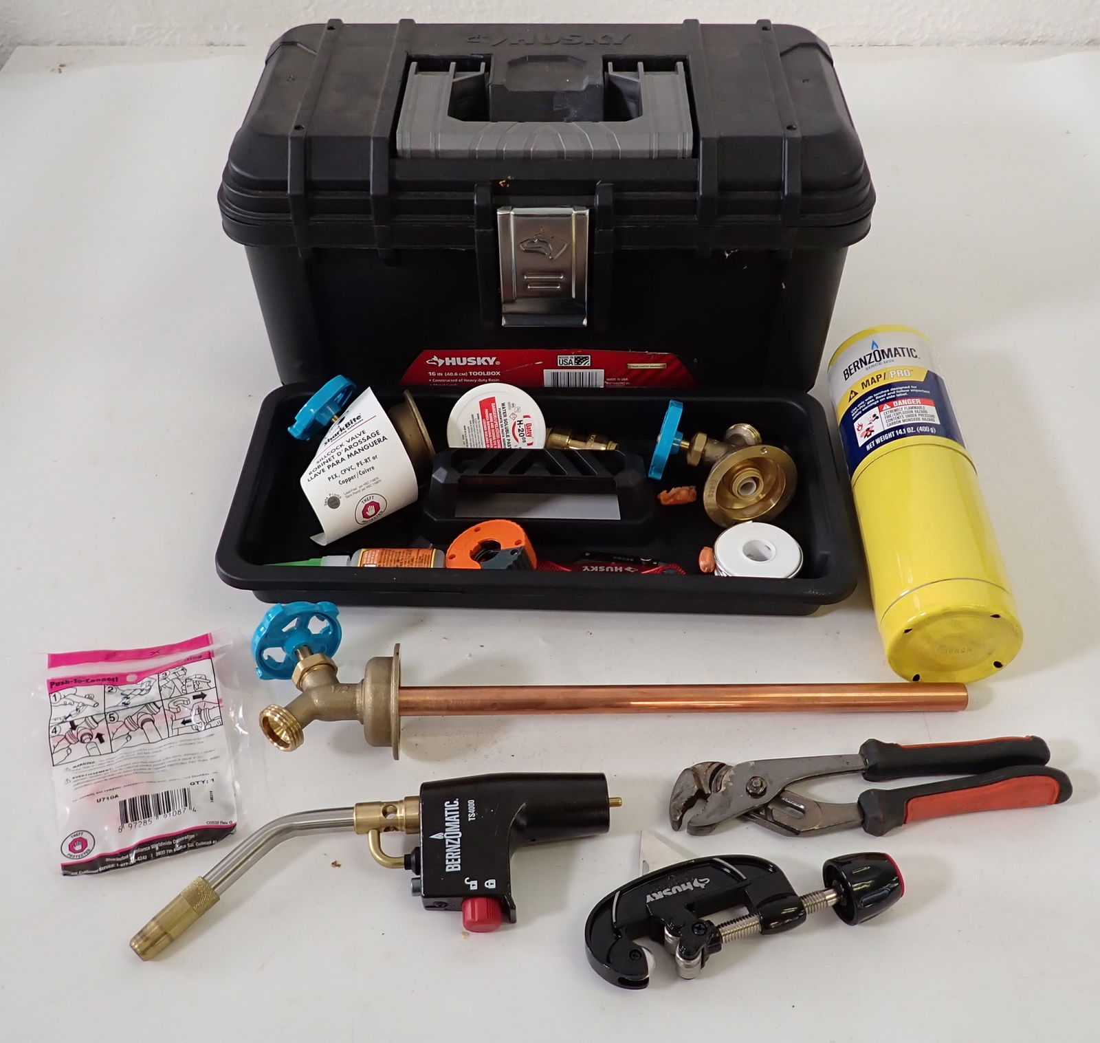 Plumbing Supplies Sharkbite Valves & Misc (1 of 4)