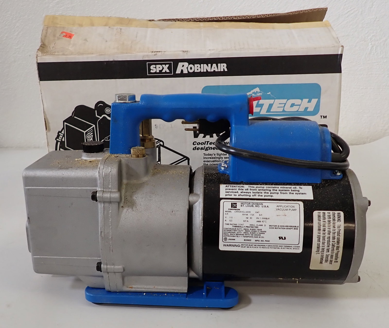 Robinair Cooltech Vacuum Pump Model 15434 (1 of 4)